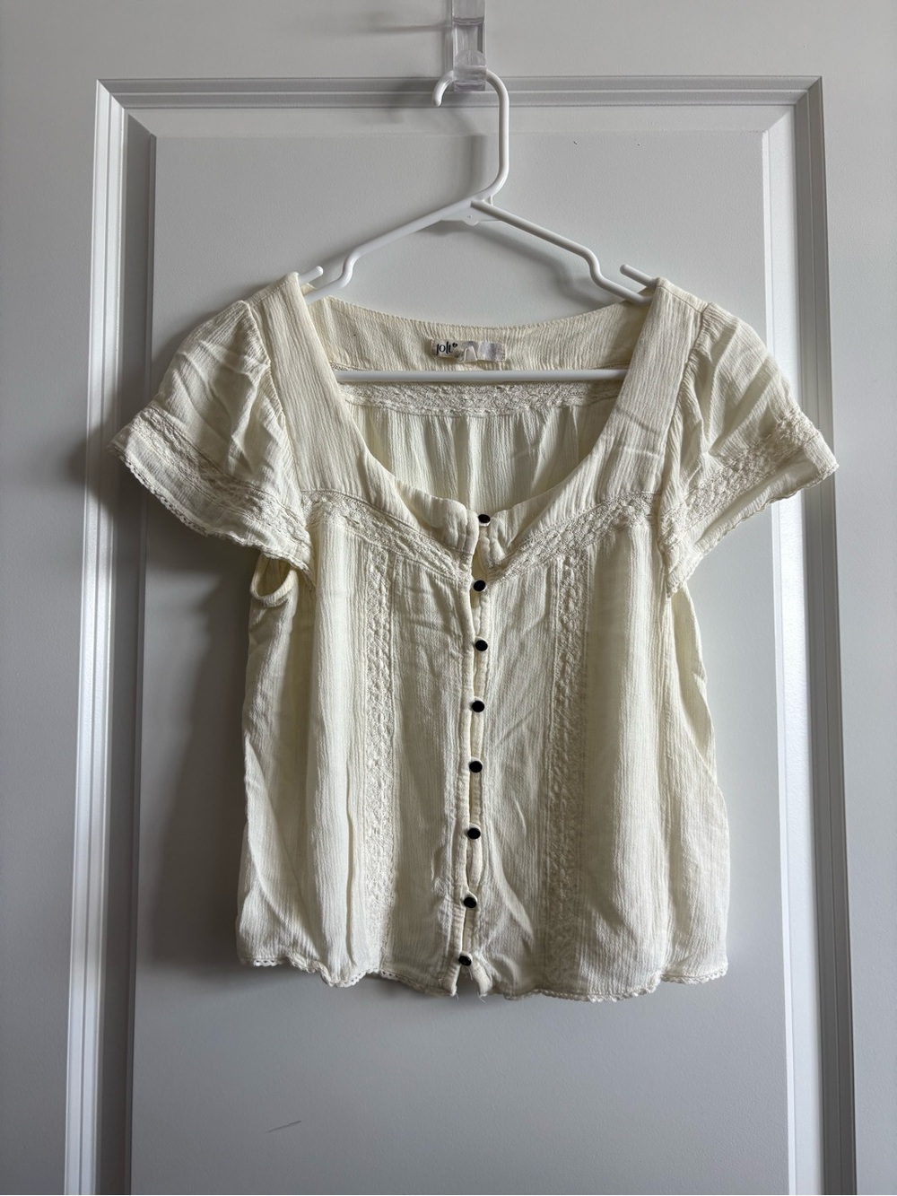 Jolt Flutter Sleeve Blouse